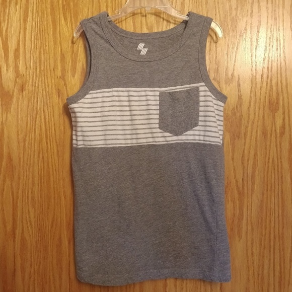 Boys Tanks sz. 7/8 - Picture 6 of 6